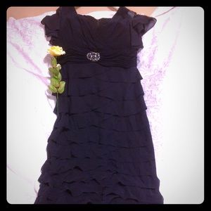 Classy navy blue gown for formal affairs